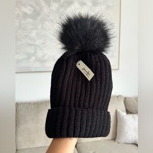 NWT Black Ribbed Faux Fux Pom Hat Beanie